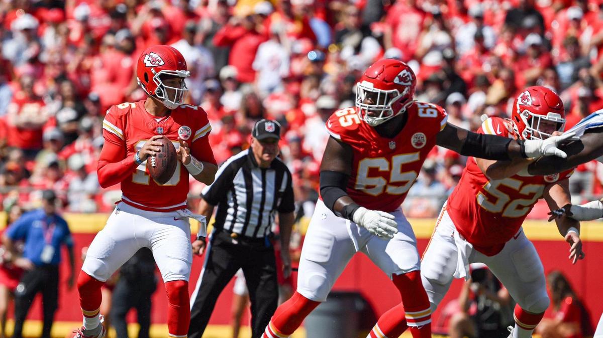 Kansas City Chiefs quarterback Patrick Mahomes (15) looks for an open receiver Saturday in the first quarter against the Detroit Lions. (081724, Arrowhead Stadium)