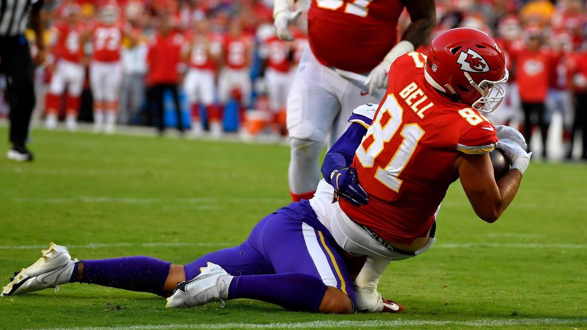 Chiefs quarterback Patrick Mahomes rolled out of the pocket and found tight end Blake Bell, who then lunged into the endzone for a touchdown during the first half of Friday night’s preseason game at Arrowhead Stadium.