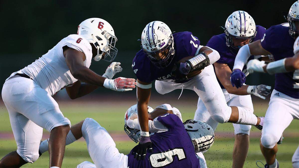 Tristan Williams and Kearney High jumped past Park Hill by a score of 38-17 in Kansas City-area prep football action on Friday night.