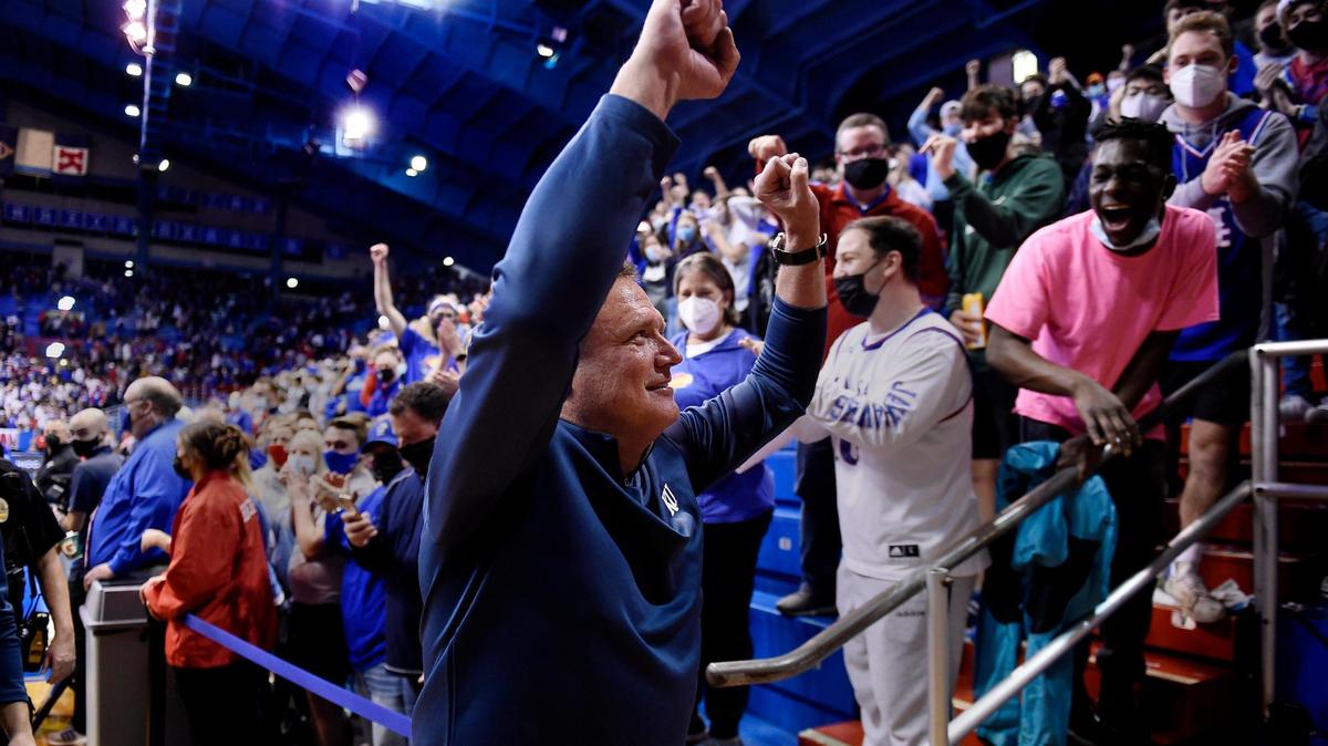 Kansas coach Bill Self gets a standing ovation as he exits the court after the Jayhawks took down Texas Tech 94-91 in double overtime at Allen Fieldhouse.
