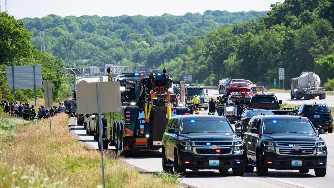 Three people pulled from burning car on I-435 in Tuesday crash | Kansas ...