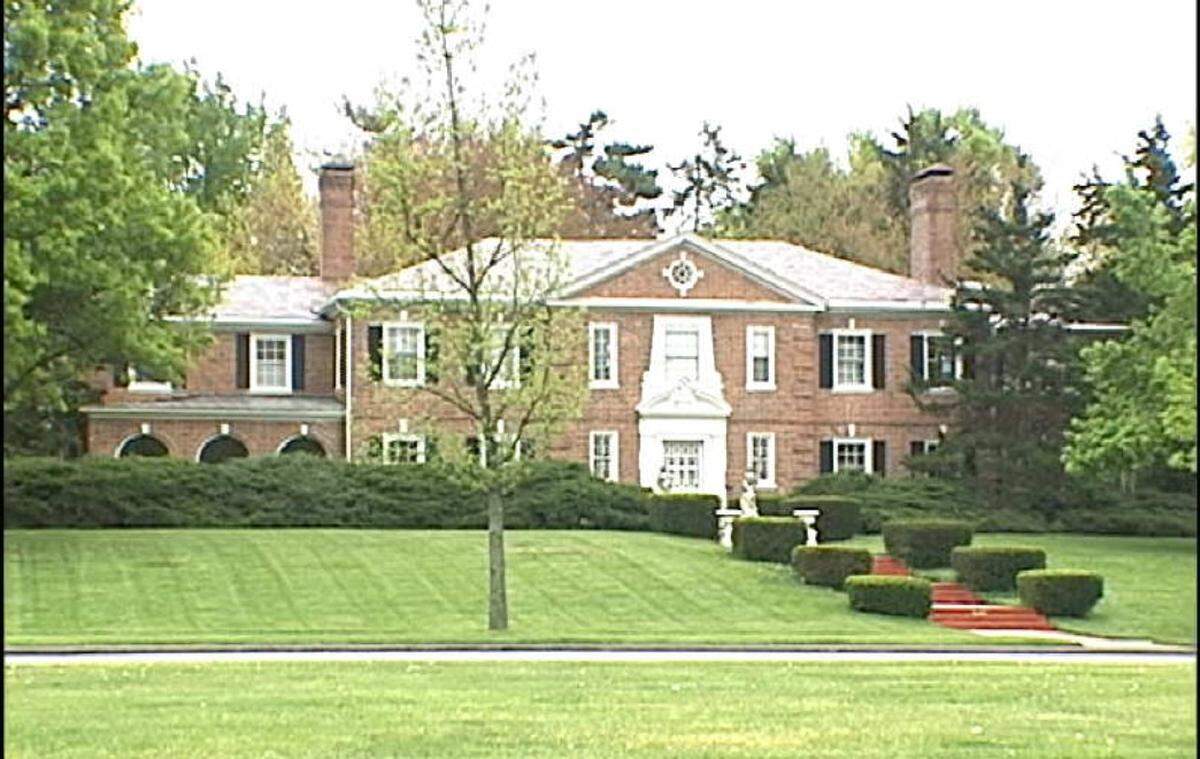 The former home of Richard and Annette Bloch. The Blochs bought the 1926 Georgian mansion in 1957. Richard Bloch died in 2004. The home was sold in 2007 and demolished in 2009. Annette Bloch died in 2021.