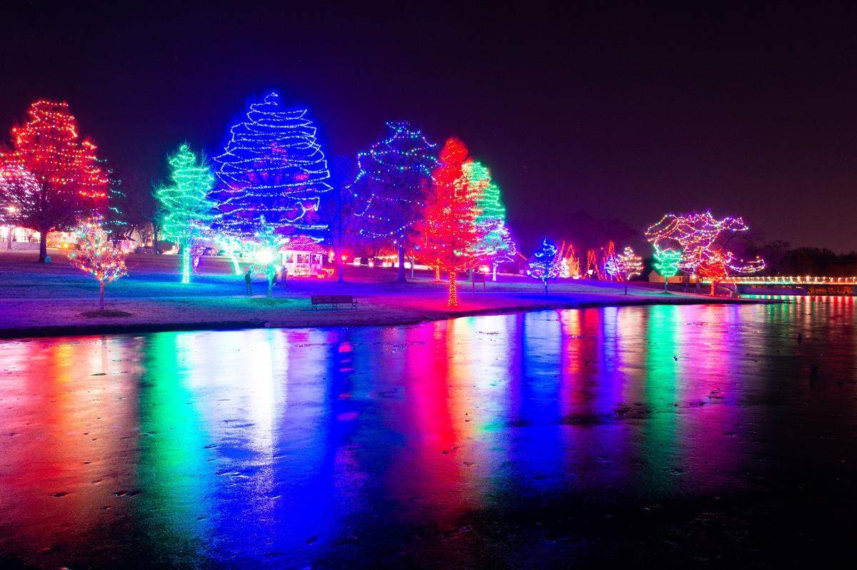 Sar-Ko Aglow will light up Sar-Ko-Par Trails Park in Lenexa on Christmas.