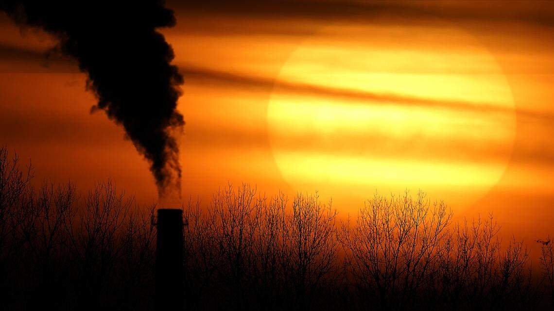 Kentucky lawmakers want to discourage utilities from closing old coal-fired power plants.