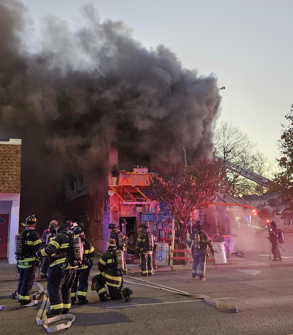 The bright pink building well-known to residents of Kansas City’s Manheim Park and Hyde Park neighborhoods as “A Splash of Life” caught fire early Friday and was significantly damaged, a Kansas City Fire Department spokesman said.