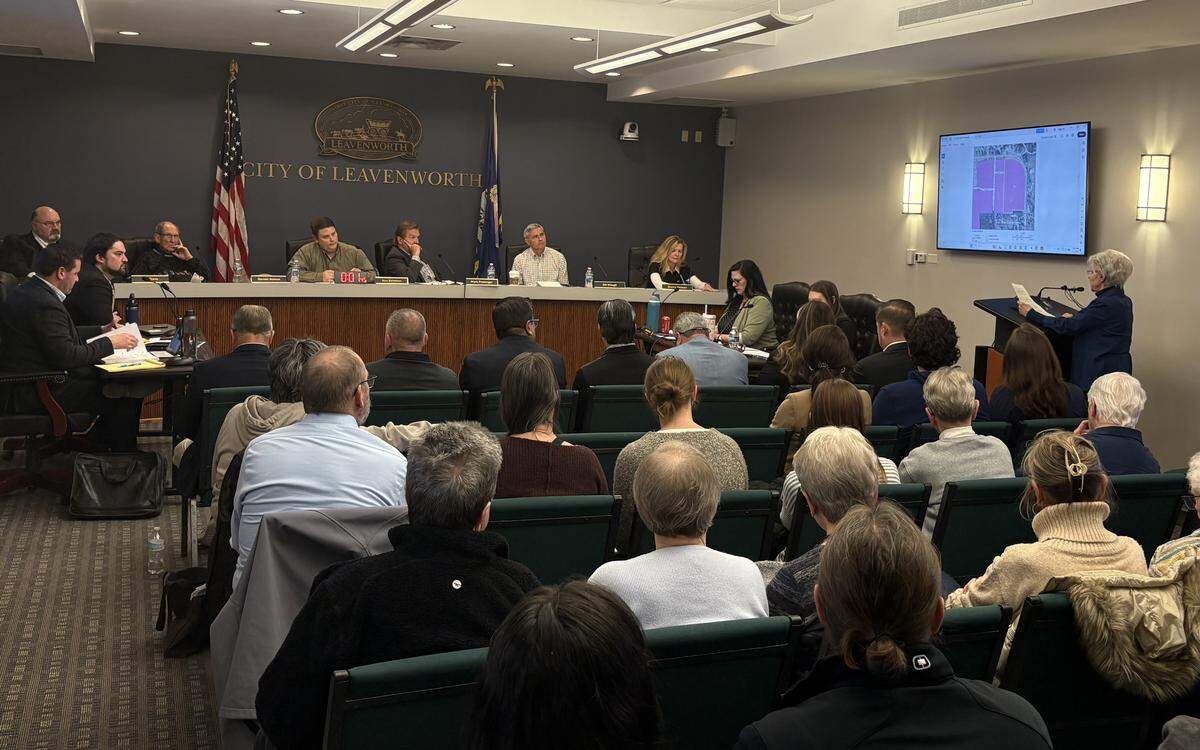 A packed house inside the Leavenworth City Commission chambers on Feb. 2, 2026, as the planning commission held the first public hearing on CoreCivic’s zoning application to reopen as an ICE detention center.