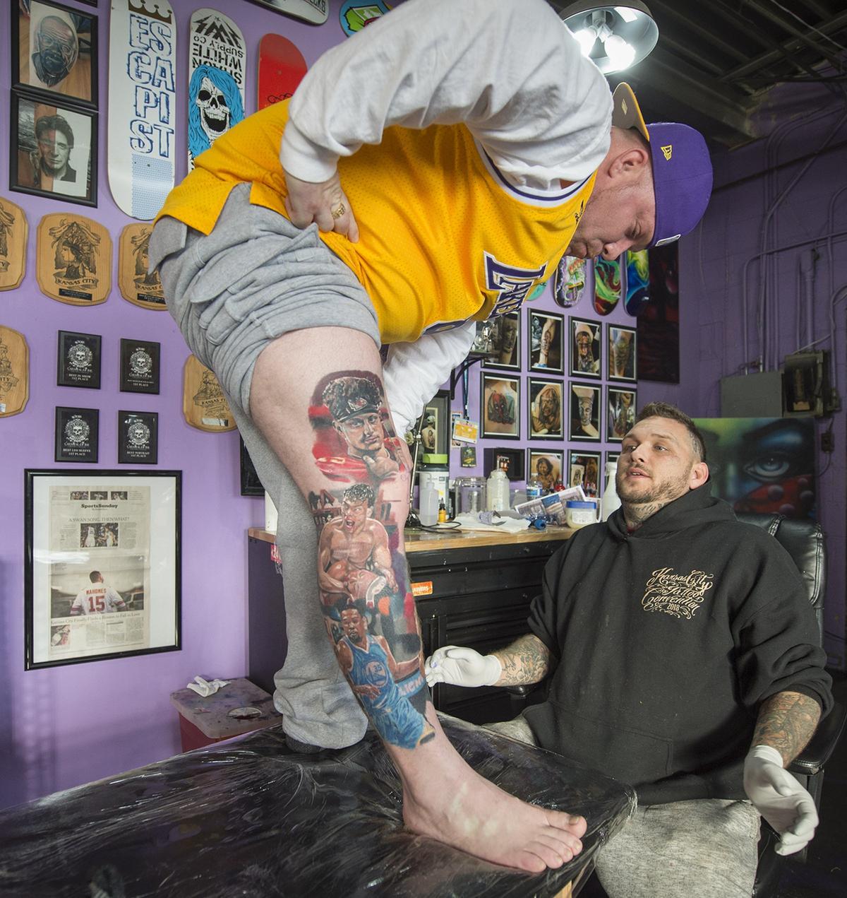 Swept up by the Chiefs’ success, Rob Gaskins has turned his right leg into a hall of fame of his favorite sports characters, including recent portraits of quarterback Patrick Mahomes and tight end Travis Kelce.