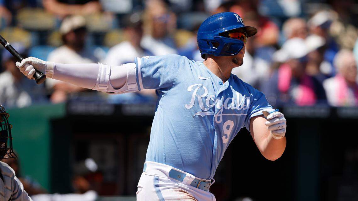 Kansas City Royals’ Vinnie Pasquantino hits a home run during the second inning of a baseball game against the Chicago White Sox in Kansas City, Mo., Thursday, Aug. 11, 2022. (AP Photo/Colin E. Braley)