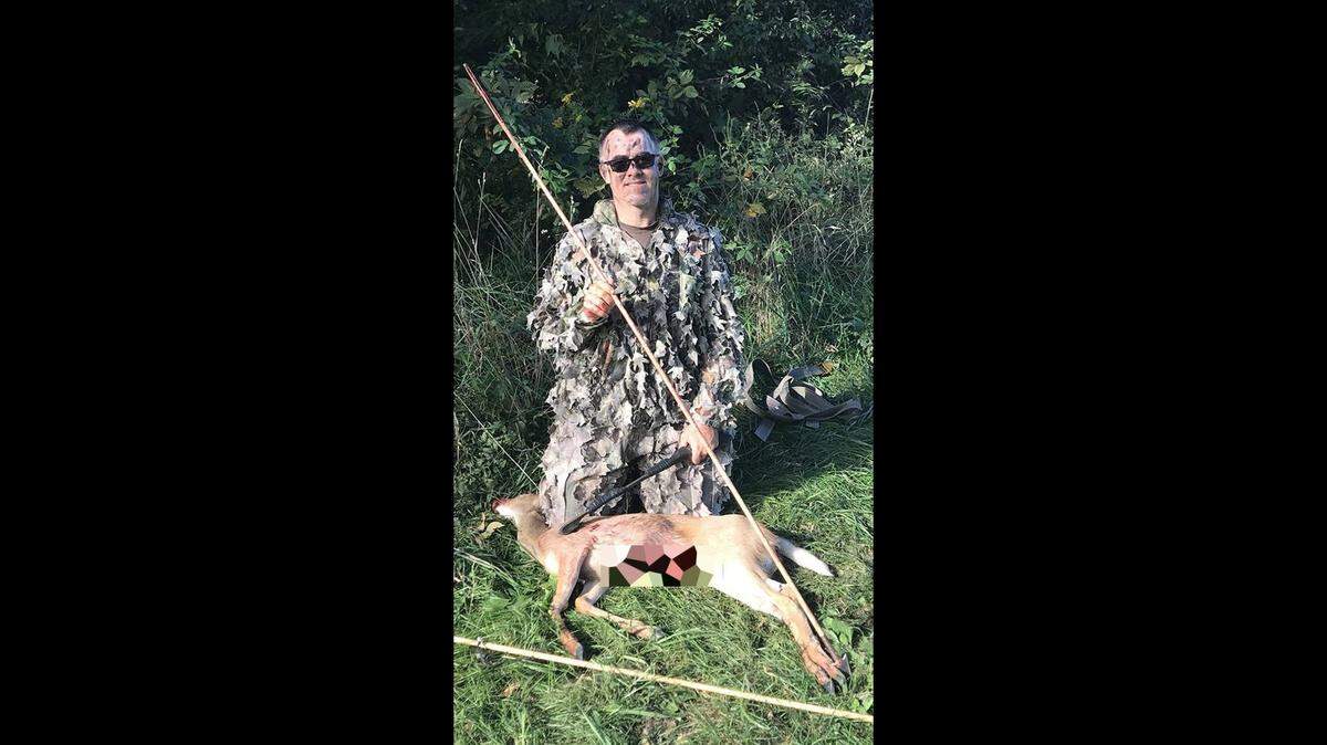 Johnny Williams of De Soto, Missouri, downed a doe using an atlatl, a spear-launcher used in prehistoric times. Missouri Department of Conservation officials congratulated the hunter for his prowess with the weapon.