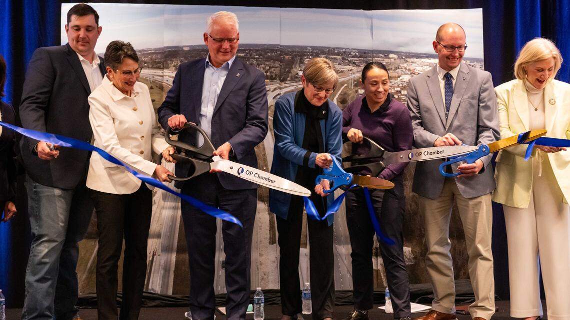 See top Kansas officials laud opening of long-awaited express lane in JoCo