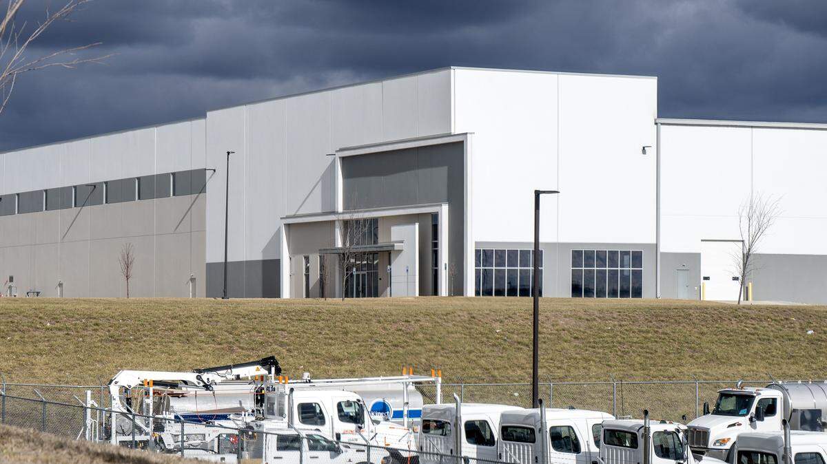 A warehouse facility at 14901 Botts Rd., is pictured on Friday, Jan. 16, 2026, in Kansas City.