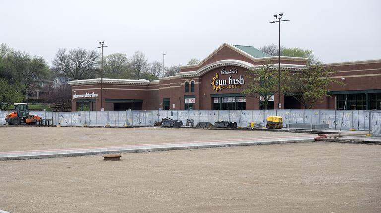 Which Kansas City-area grocery stores will close for Memorial Day?