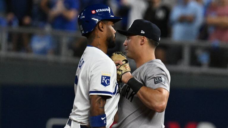 Benches clear after kerfuffle in Game 4 of Kansas City Royals-NY Yankees ALDS series