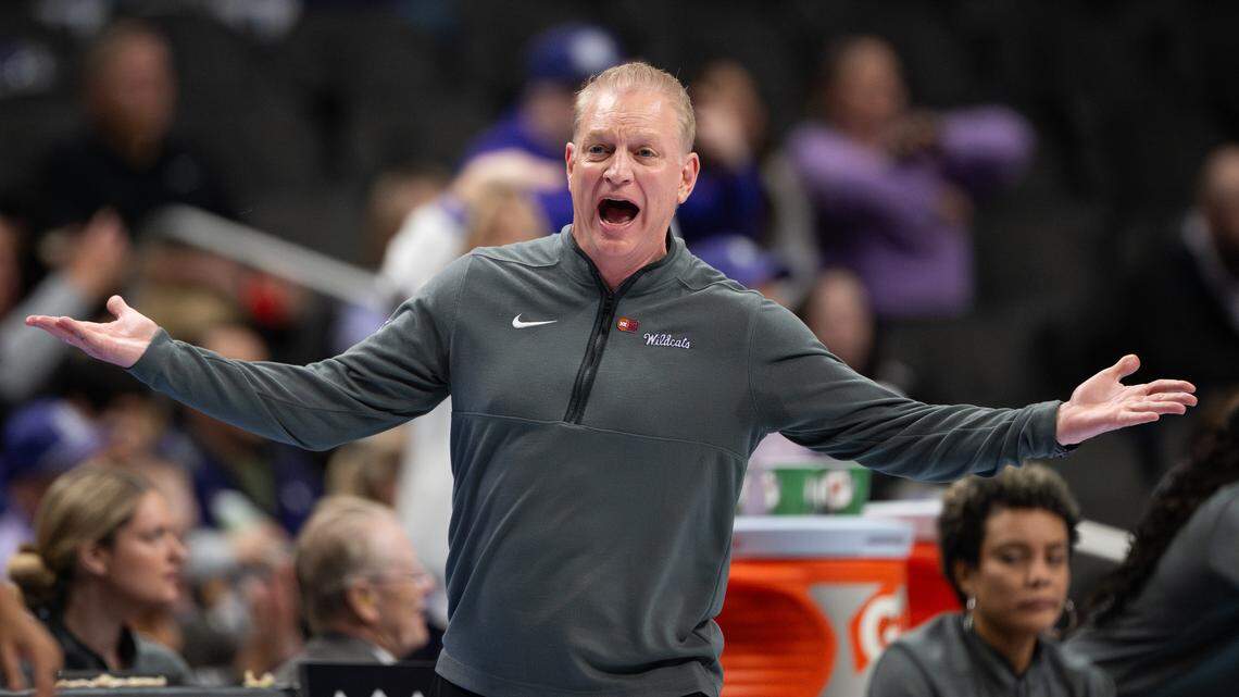 K-State women’s coach calls out Big 12 over tournament court double standard