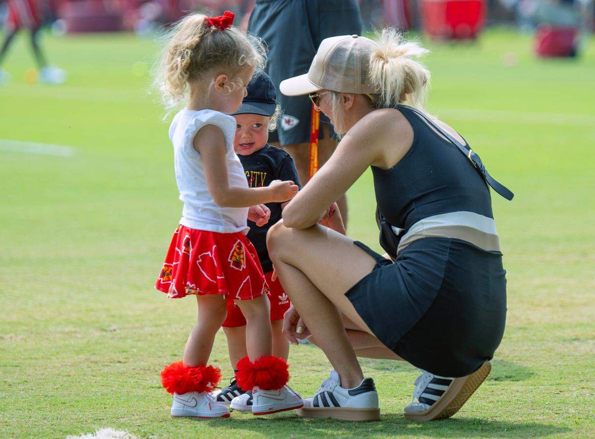Brittany Mahomes and 3-year-old daughter, Sterling and 1-year-old son Bronze, were on the field near the end of practice on a recent day at Chiefs training camp.