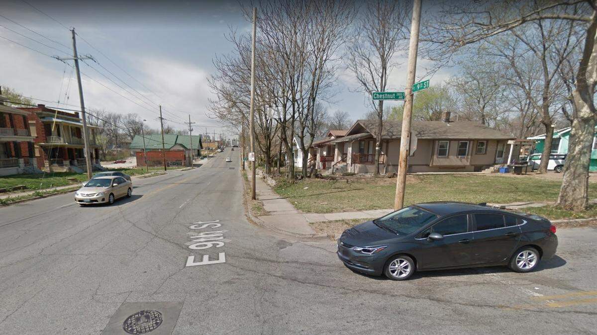 One person died and another was seriously injured at Ninth Street and Chestnut Avenue early Saturday, June 30, 2018, Kansas City police said. This is a Google Maps street view of the area from March 2017.