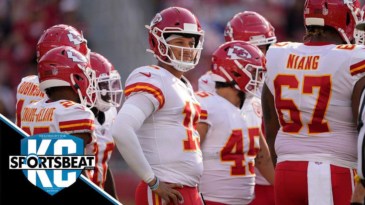 Kansas City Chiefs quarterback Patrick Mahomes, middle, stands with teammates during the first half of an NFL preseason football game against the San Francisco 49ers in Santa Clara, Calif., Saturday, Aug. 14, 2021. (AP Photo/Tony Avelar)