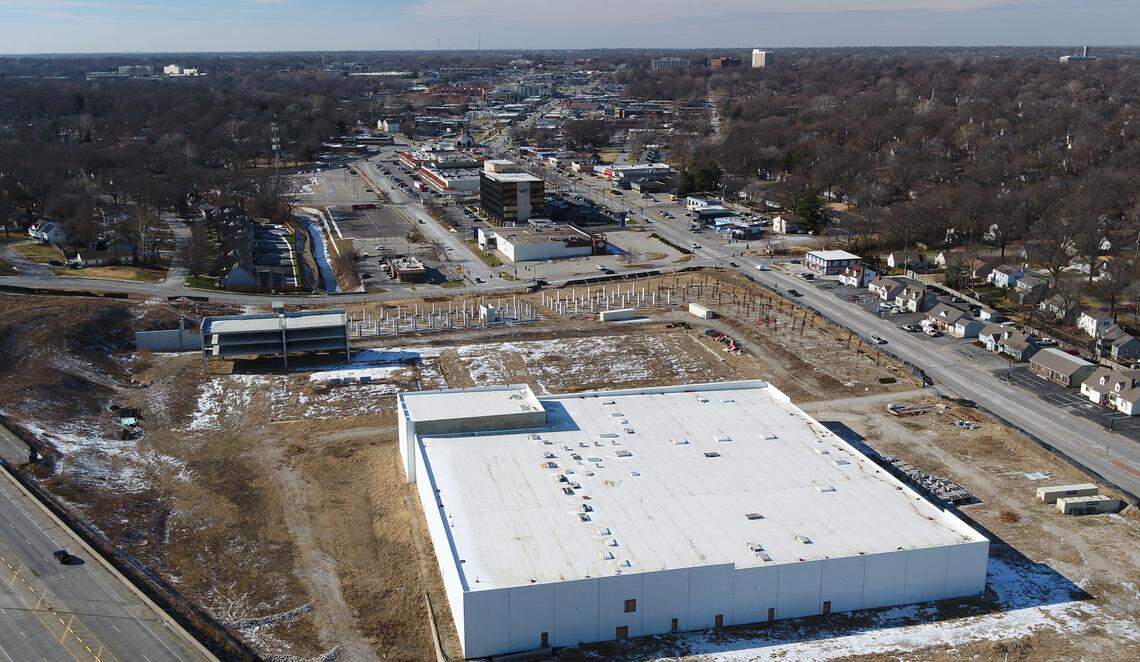 Taxes have gone unpaid on the $200 million Mission Gateway project, a long-awaited plan to bring a residential, shopping and entertainment complex to Johnson Drive and Roe Boulevard.