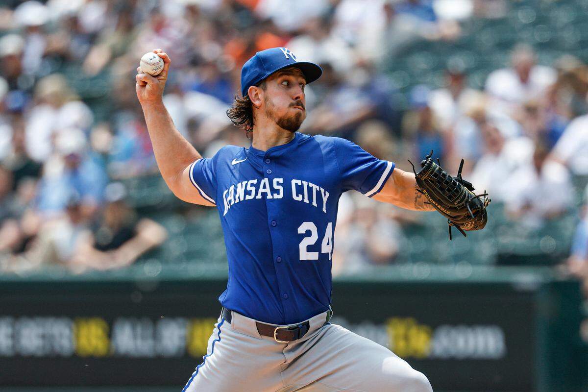 Kansas City Royals starting pitcher Michael Lorenzen throws during a Sunday, June 8, 2025 Major League Baseball game against the White Sox at Rate Field in Chicago.