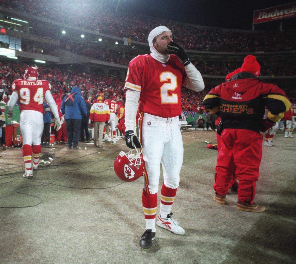 Chiefs kicker Lin Elliott stood alone on the sidelines after the Chiefs lost their first round playoff game 7-10 to the Indianapolis in 1996. Elliott missed three field goals in the game including one in the final seconds that could have tied the game. For many Chiefs fans it’s one of the team’s most memorable first round playoff losses.