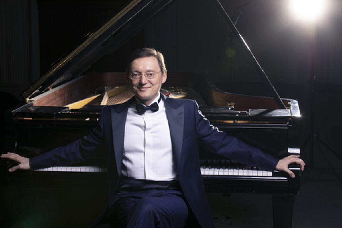 Stanislav Ioudenitch, who founded Park University’s International Center for Music, won the Cliburn competition’s gold medal in 2001.