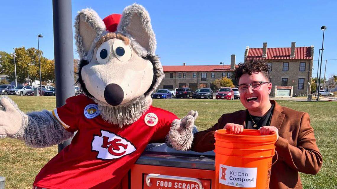 Composting food waste is as easy as choosing the right disposal can — just look for the orange buckets and bins.