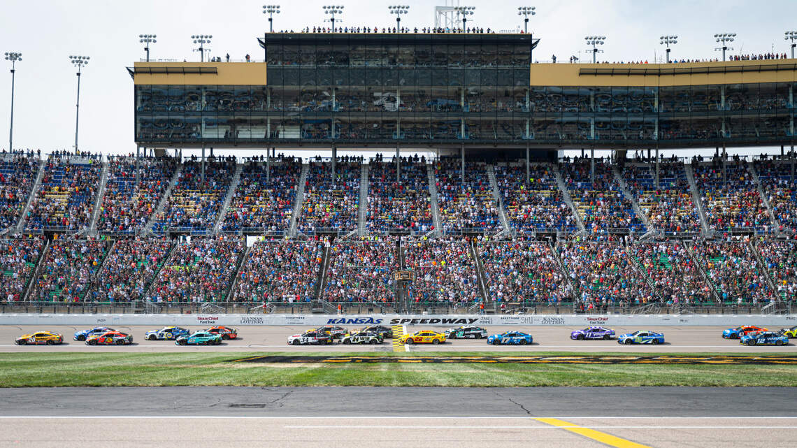 Bad luck strikes Truex, Wallace as race through NASCAR postseason continues in Kansas