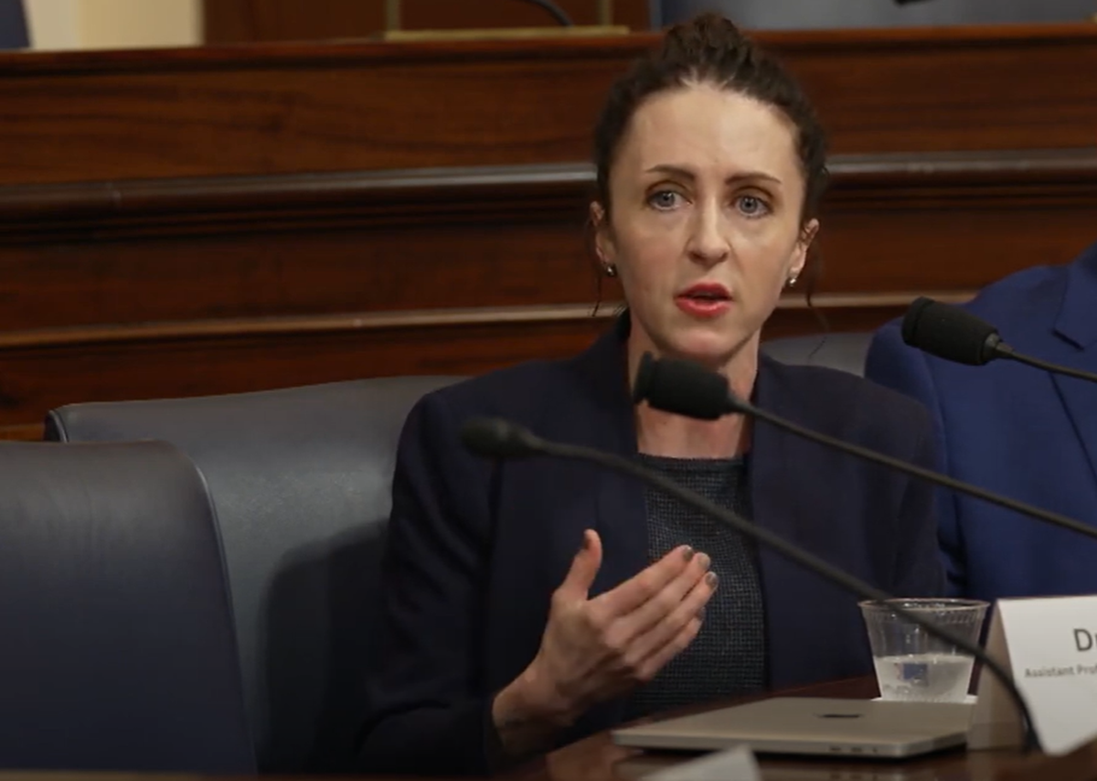 Johns Hopkins University neuroscientist Kirsten Smith briefing Congress on kratom in 2024. Formerly a 7-OH skeptic, she is warming to its potential. She also recently visited Kansas City to meet with Vince Sanders and tour Shaman Botanicals’ facilities.
