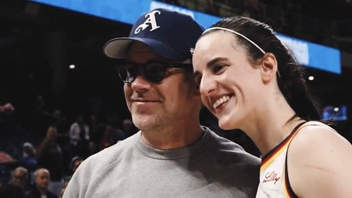 Jason Sudeikis rocks Caitlin Clark’s new signature Nikes — again — at Fever-Sky game