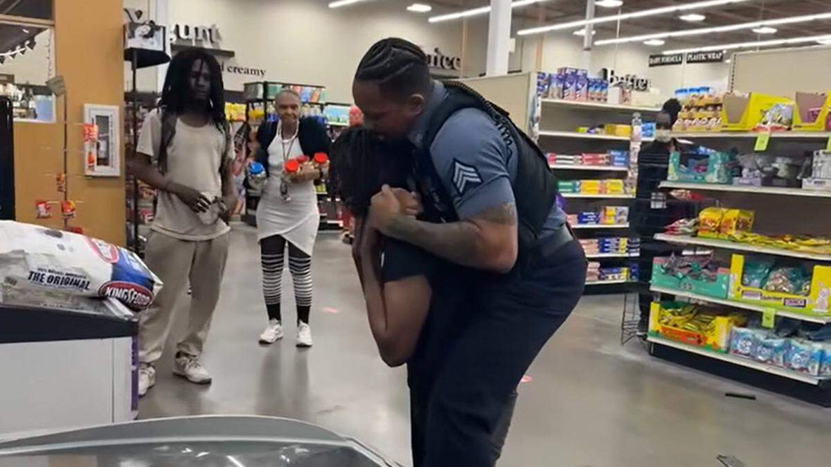 A customer at the Sun Fresh Market on Linwood recorded an interaction between a Kansas City Police Department officer and a man who allegedly resisted arrest Wednesday. The video, which has been viewed more than 100,000 times, shows the officer use a chokehold-like move to restrain the man before forcing him to the ground. The man can be heard repeatedly telling the officer, “I can’t breathe.”