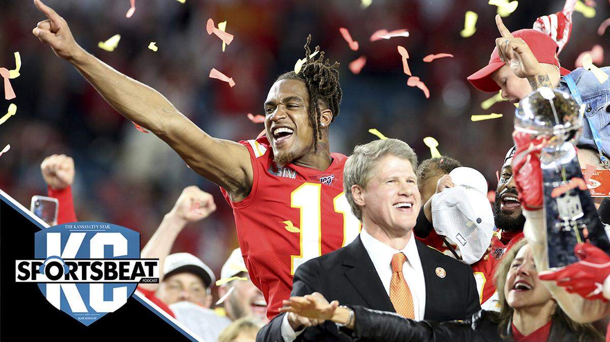 The Chiefs have re-signed wide receiver Demarcus Robinson.