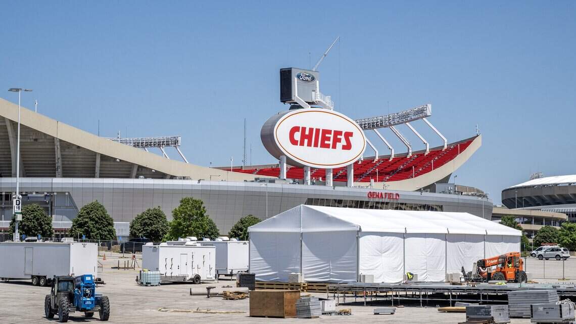 Man accused in threat to Kansas City Chiefs’ Mahomes, Kelce enters diversion