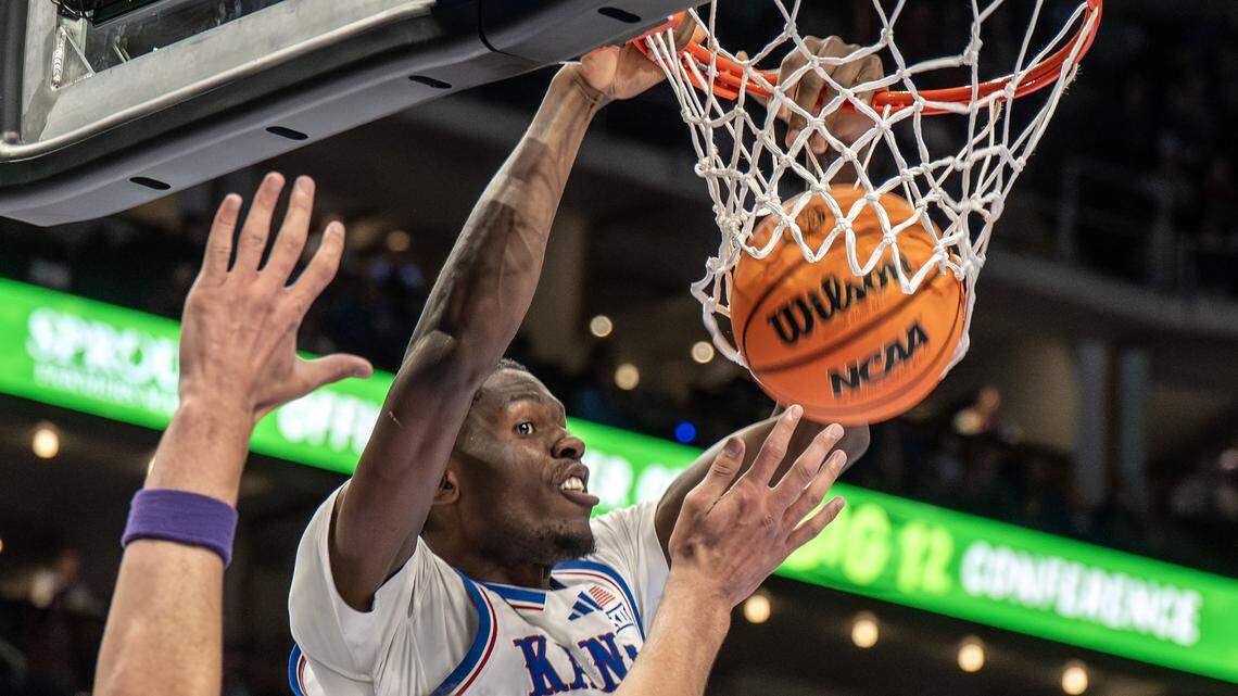 Officially in portal, KU’s Flory Bidunga to make a campus visit on Friday