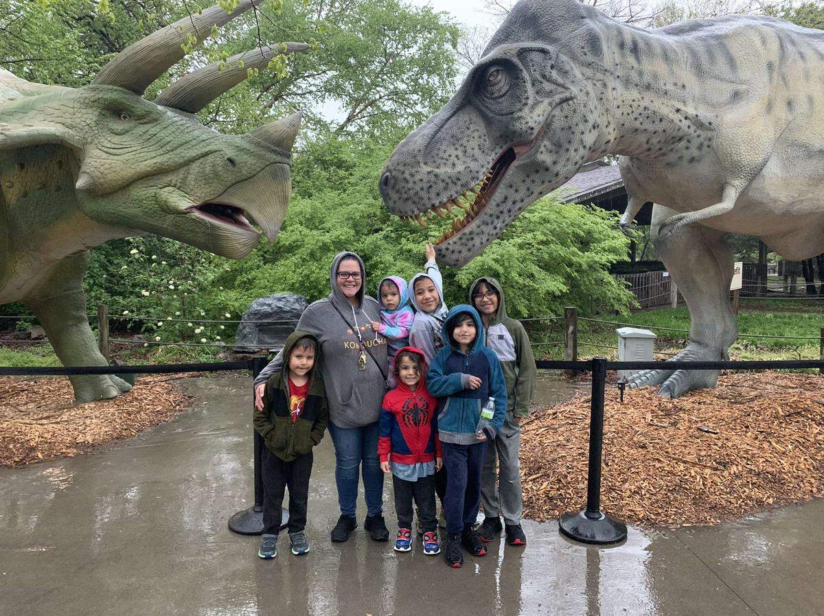 Stephanne Rupnicki and her six children.
