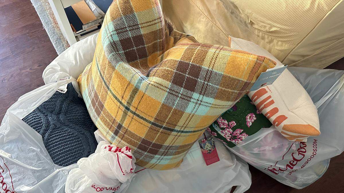 When the season changes, it’s time for a home-decor update. Pillows, and many of them, do the trick for Sherry Kuehl