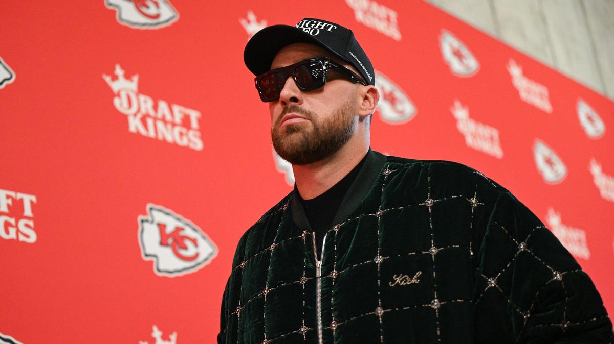 Kansas City Chiefs tight end Travis Kelce arrived at GEHA Field at Arrowhead Stadium Friday in a luxurious velvet bomber jacket by New York City lifestyle brand, Kith.