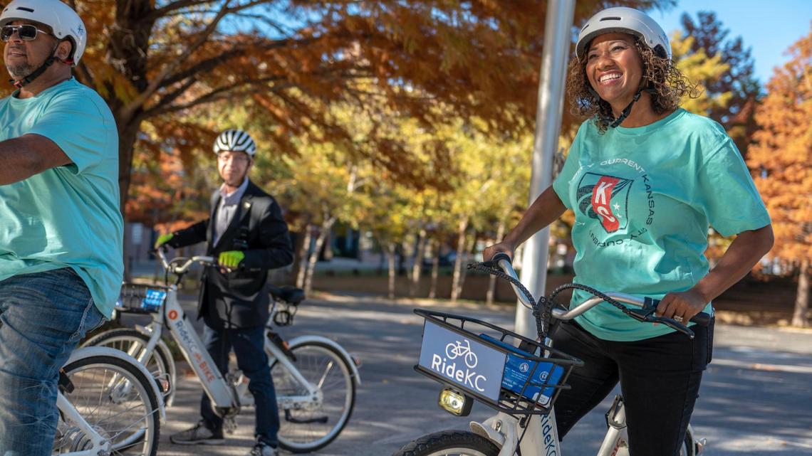 Kansas City is trying to build 15 miles of bike lanes a year. Here’s why