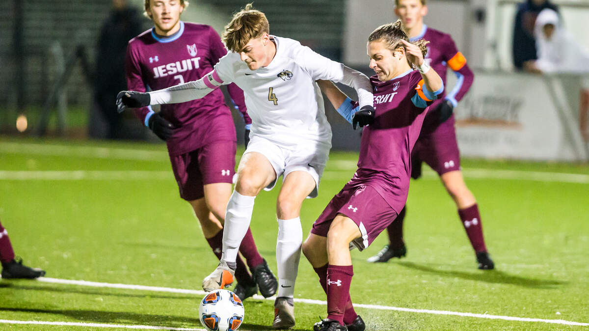 Lee’s Summit’s Ian Shores battles for the ball during the Missouri boys high school soccer Class 4 championship game Saturday in Fenton, Mo.