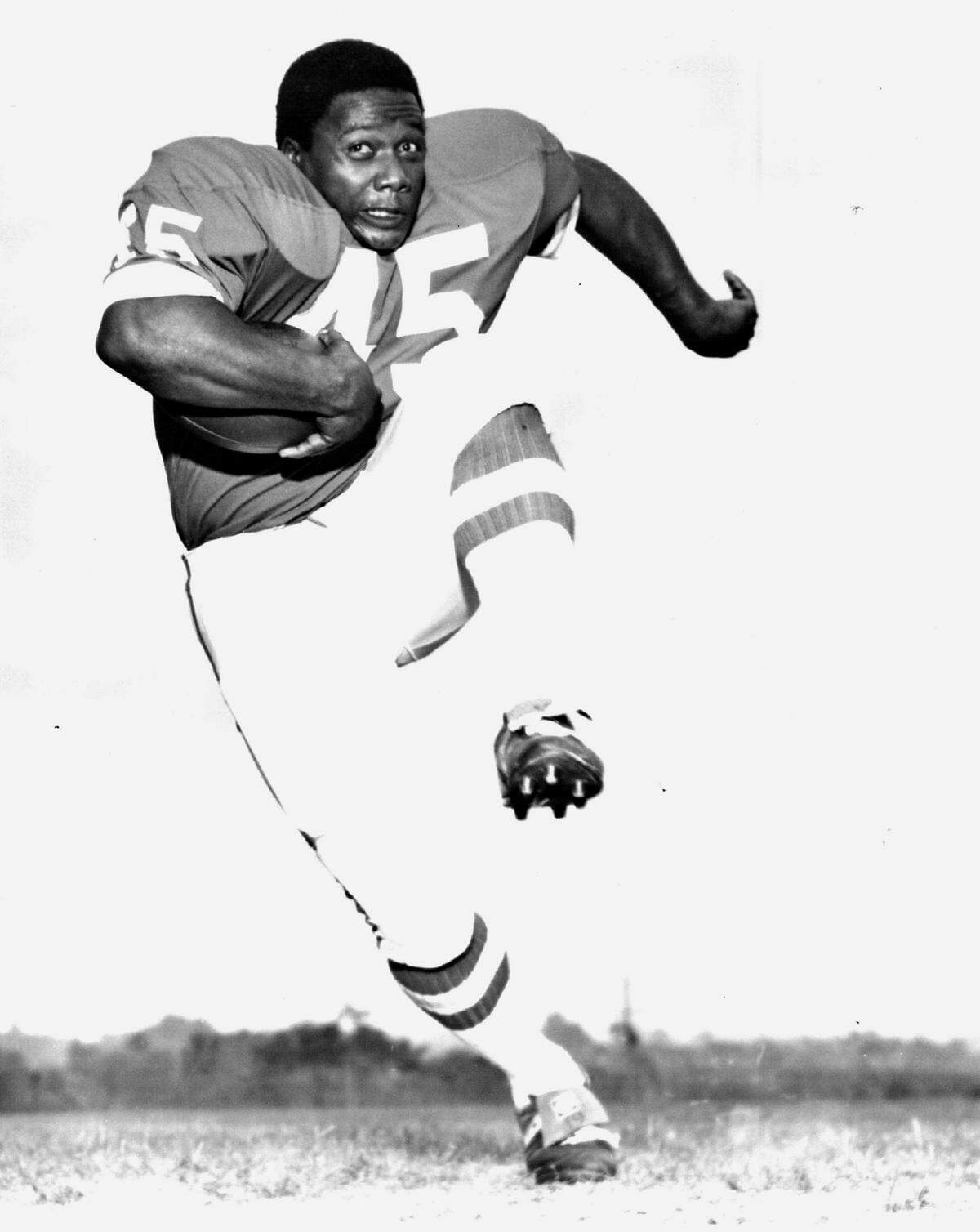 Running back Robert Holmes, Kansas City Chiefs, 1968–1971