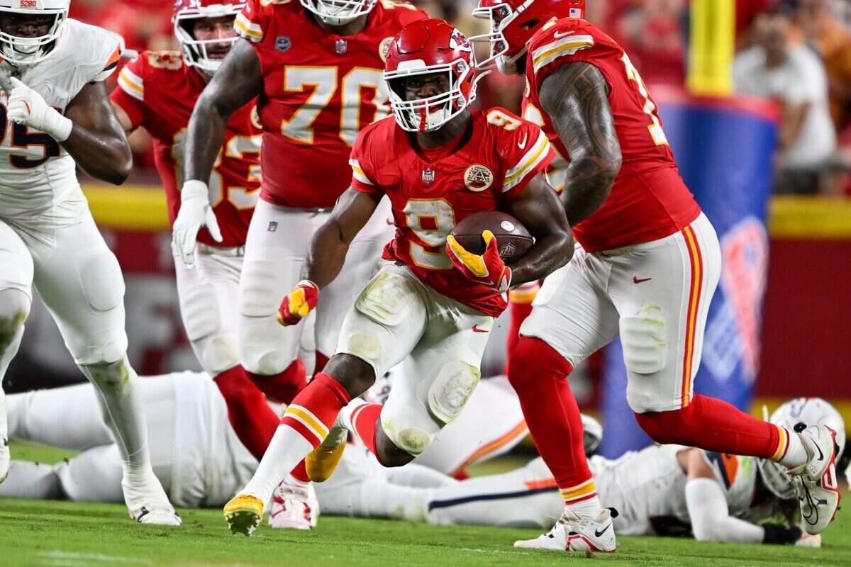 Kansas City Chiefs running back Kenneth Walker III (9) runs the ball for a 60-yard touchdown in the second half of the Kansas City Chiefs vs. Denver Broncos NFL season opener at Arrowhead Stadium in Kansas City on Sept. 14, 2026.