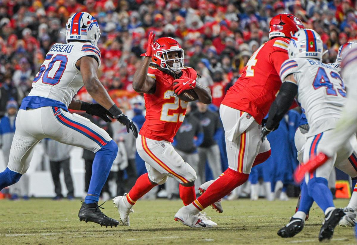 Kansas City Chiefs running back Kareem Hunt (29) runs in for a touchdown in the first quarter against the Buffalo Bills during the AFC Championship Game on Sunday, Jan. 26, 2025, at GEHA Field at Arrowhead Stadium.