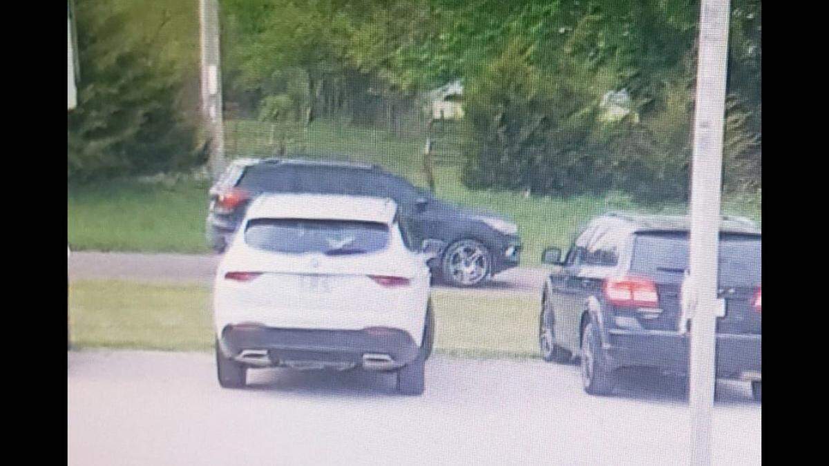 The Caldwell County, Missouri, Sheriff’s Office is looking for a black SUV with tinted windows that they believe may be connected to three arson fires, including one that took the life of 96-year-old Lorene Fickess, on Tuesday.