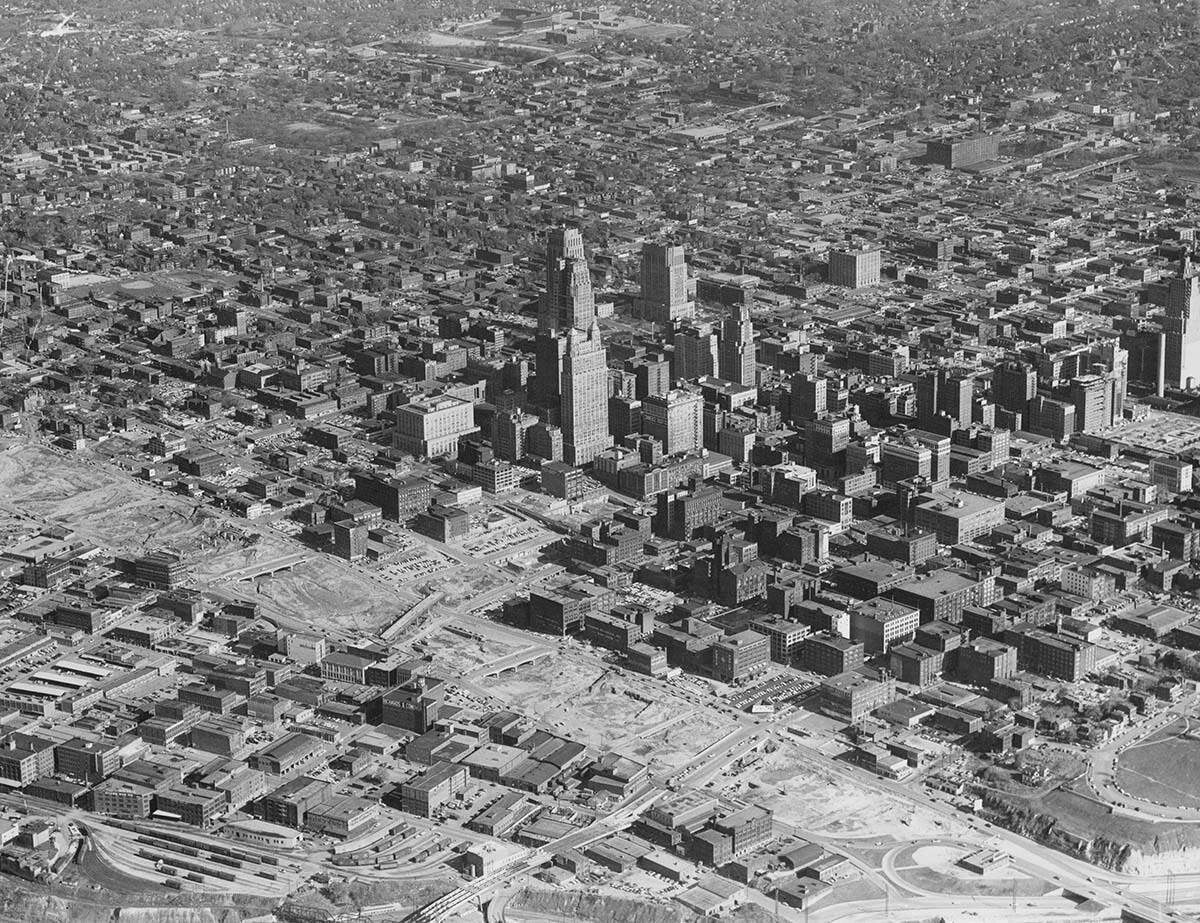 Planners encouraged Southtown residents to view the north end of the downtown expressway loop as a model for the proposed Country Club Freeway.