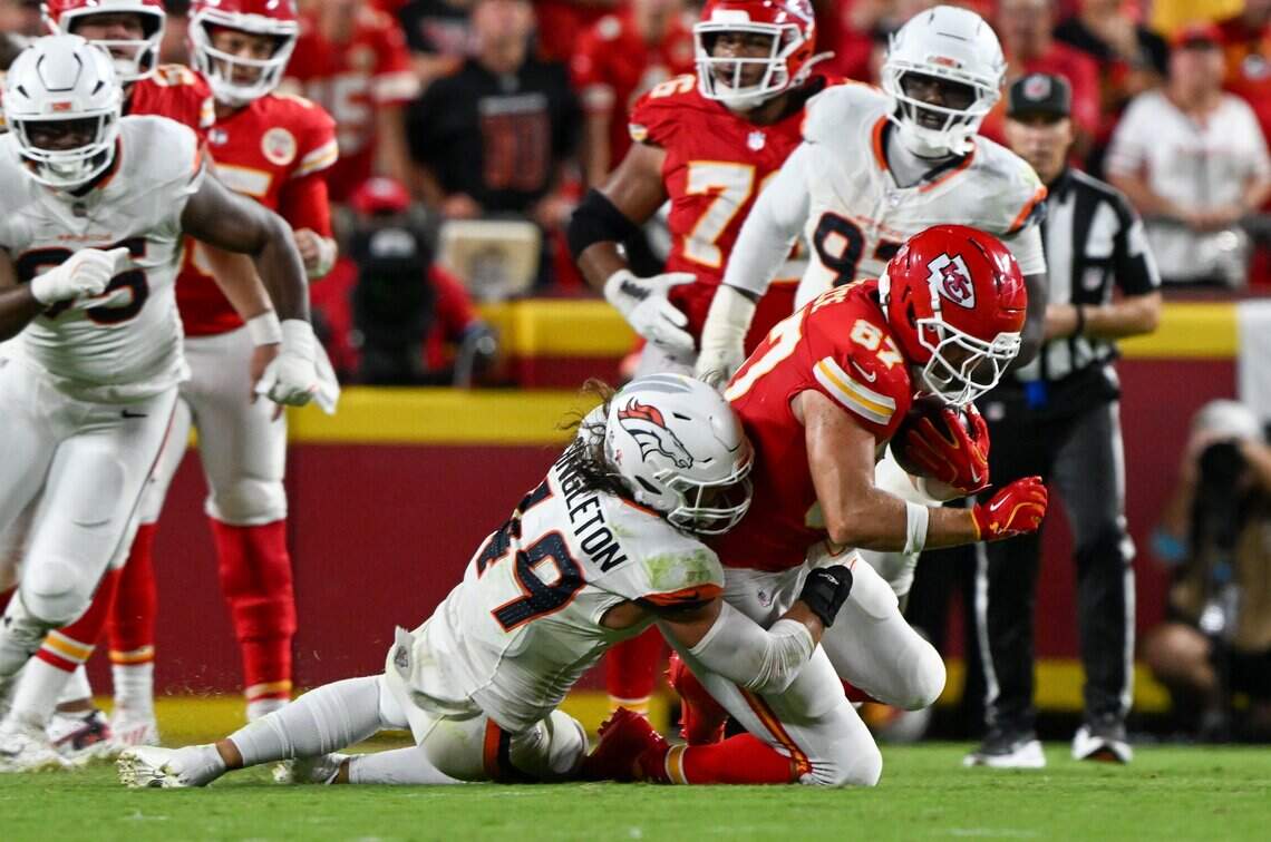 Travis Kelce wrote special message on jersey he gave to teammate after Monday’s win