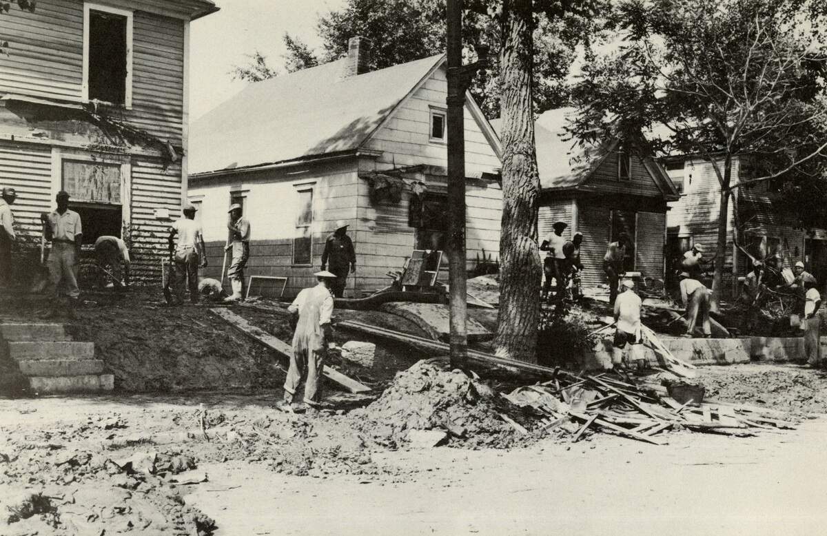 Cleanup along the 900 Block of Kansas Avenue.