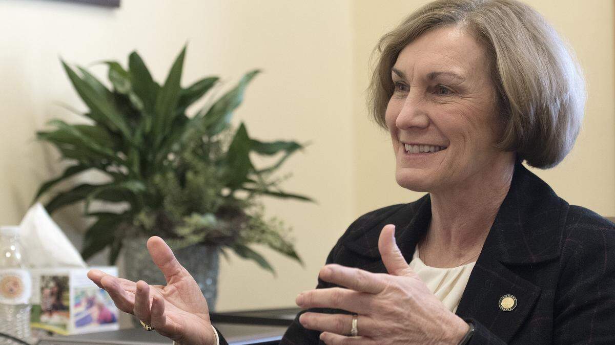 State Sen. Barbara Bollier, R-Mission Hills, is endorsing Democrat Tom Niermann to take on U.S. Rep. Kevin Yoder in November.