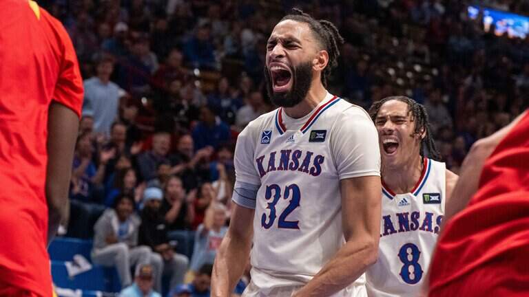 Late Night in Phog kicks off KU hoops season as Jayhawks topple Pitt State 80-62