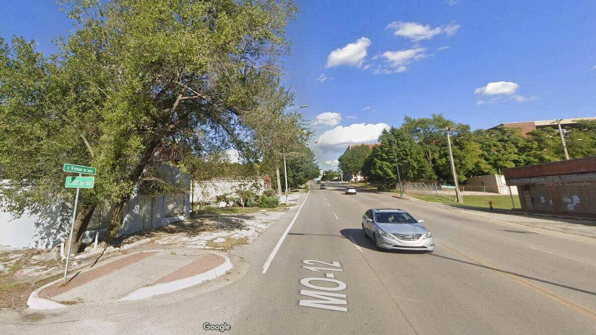 Independence police shooting leaves man dead at apartment | Kansas City ...