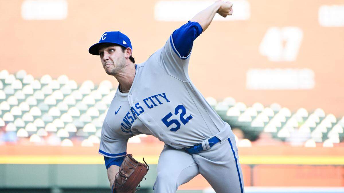 Kansas City Royals starting pitcher Daniel Lynch pitches during the first inning against the Detroit Tigers at Comerica Park on June 20, 2023.