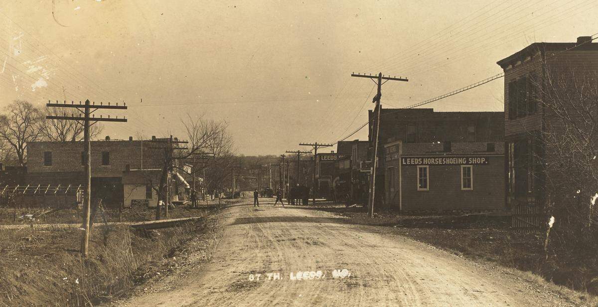 A postcard looking north on 37th Street in Leeds, dated 1917.